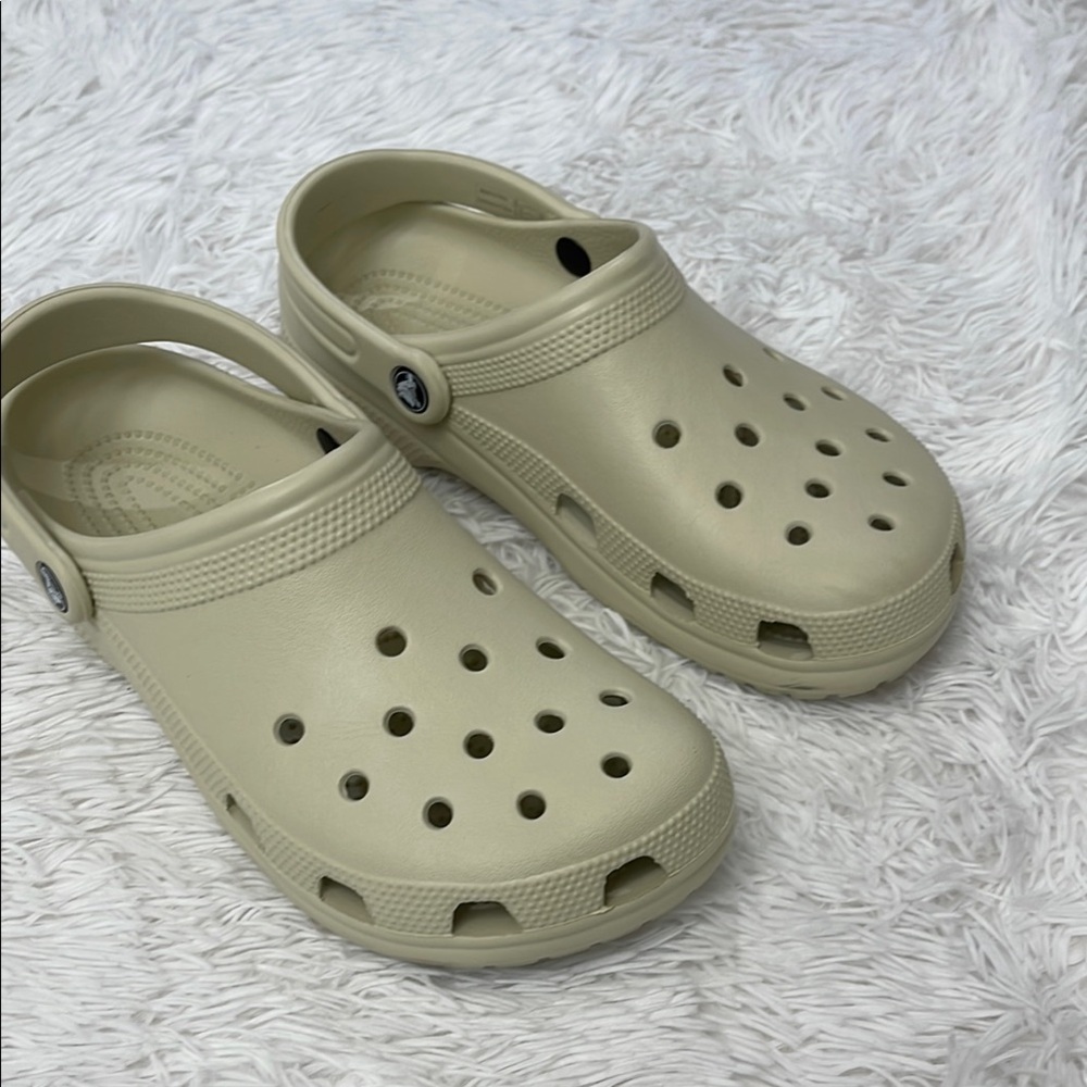 CROCS Off-White Clogs WOMENS SIZE 11/MENS SIZE 9
